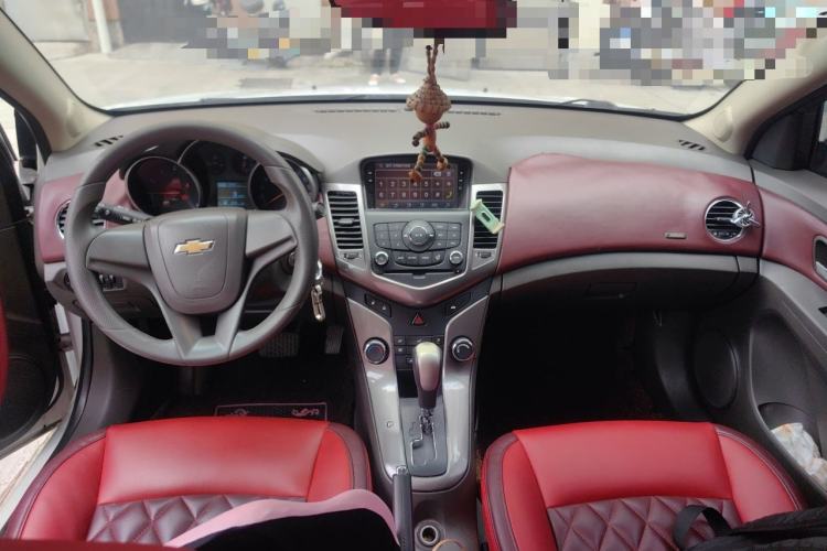 Used Chevrolet Cruze 2015 1.5L Classic SE AT Center Console