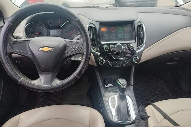 Used Chevrolet Cruze 2015 1.5L Automatic Luxury Edition Center Console
