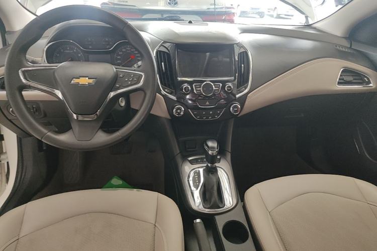 Used Chevrolet Cruze 2015 1.5L Automatic Luxury Edition Center Console