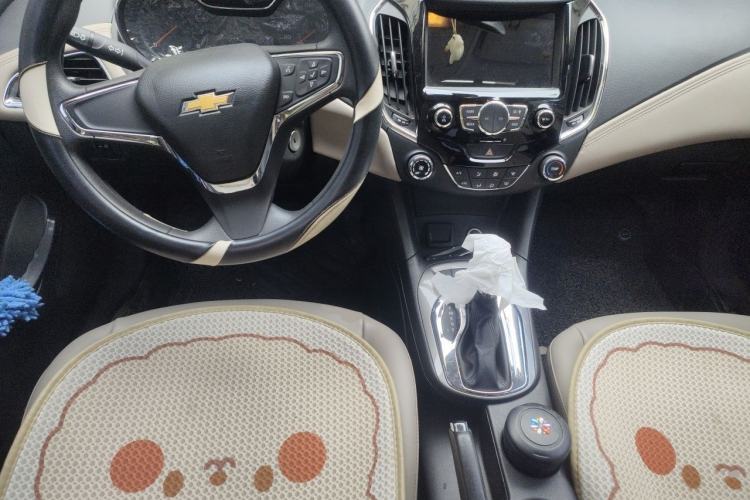 Used Chevrolet Cruze 2015 1.5L Automatic Luxury Edition Center Console