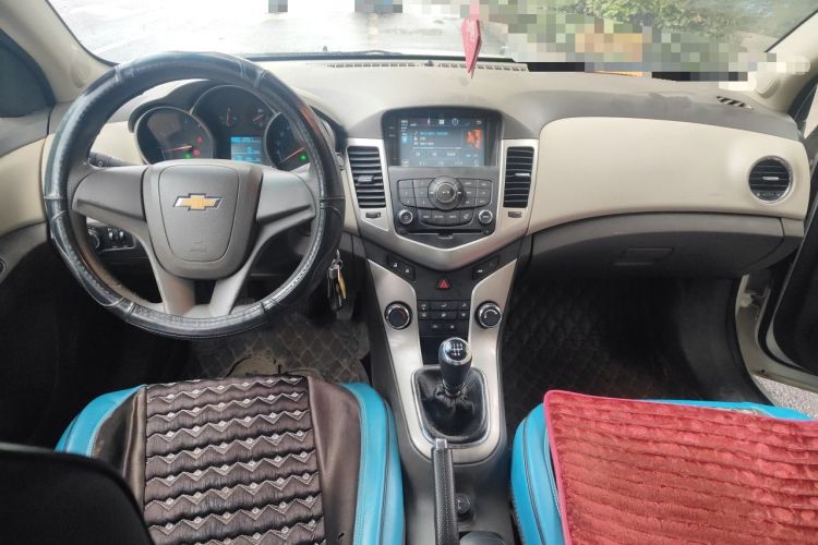 Used Chevrolet Cruze 2015 1.5L Classic SL MT Center Console