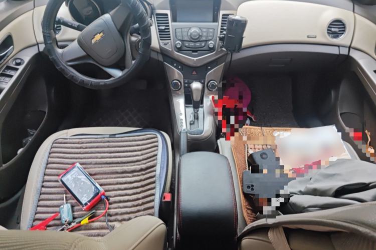 Used Chevrolet Cruze 2015 1.5L Classic SE AT Center Console