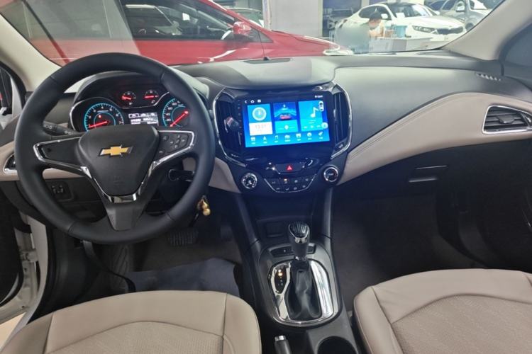 Used Chevrolet Cruze 2015 1.5L Automatic Luxury Edition Center Console