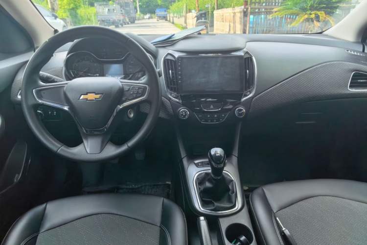 Used Chevrolet Cruze 2015 1.5L Manual Elite Edition Center Console