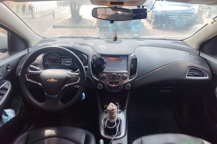 Used Chevrolet Cruze 2015 1.5L Manual Elite Edition Center Console