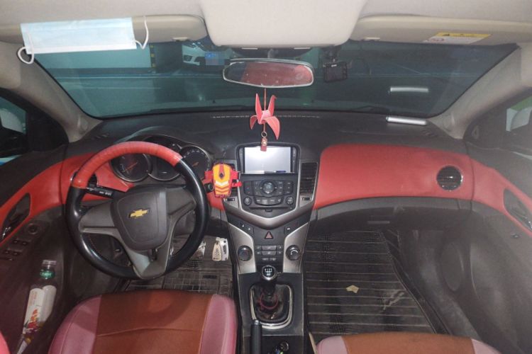 Used Chevrolet Cruze 2015 1.5L Classic SL MT Center Console