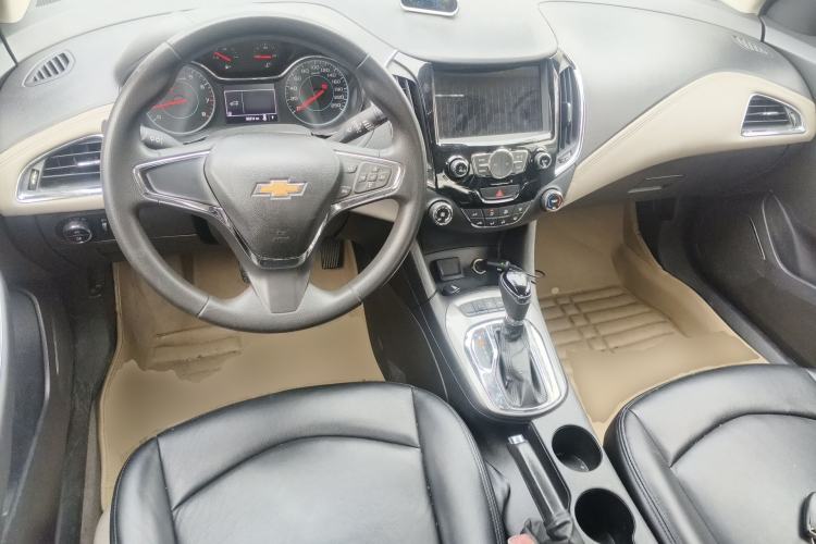 Used Chevrolet Cruze 2015 1.5L Automatic Luxury Edition Center Console