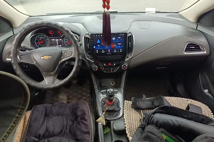 Used Chevrolet Cruze 2015 1.5L Manual Elite Edition Center Console