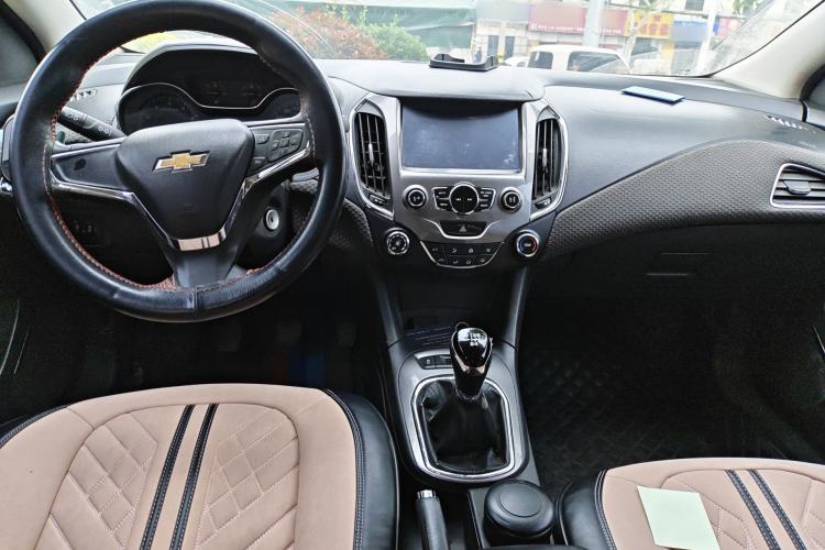 Used Chevrolet Cruze 2015 1.5L Manual Elite Edition Center Console