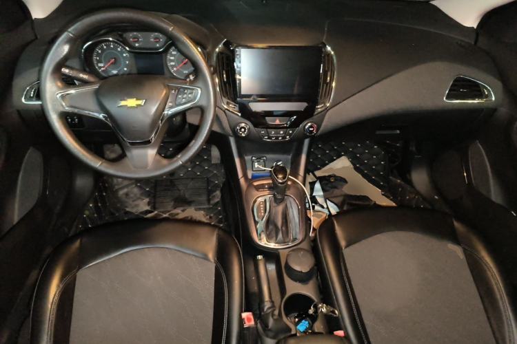 Used Chevrolet Cruze 2015 1.5L Automatic Luxury Edition Center Console