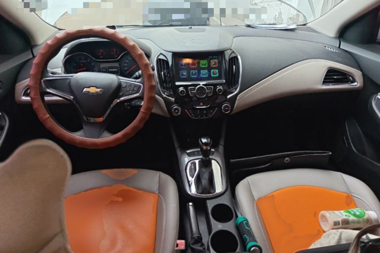 Used Chevrolet Cruze 2015 1.5L Automatic Luxury Edition Center Console
