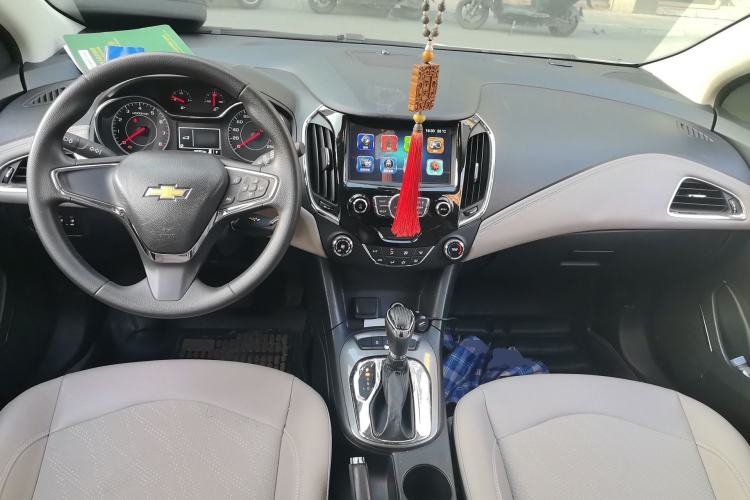 Used Chevrolet Cruze 2015 1.5L Automatic Luxury Edition Center Console