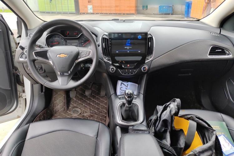 Used Chevrolet Cruze 2015 1.5L Manual Elite Edition Center Console