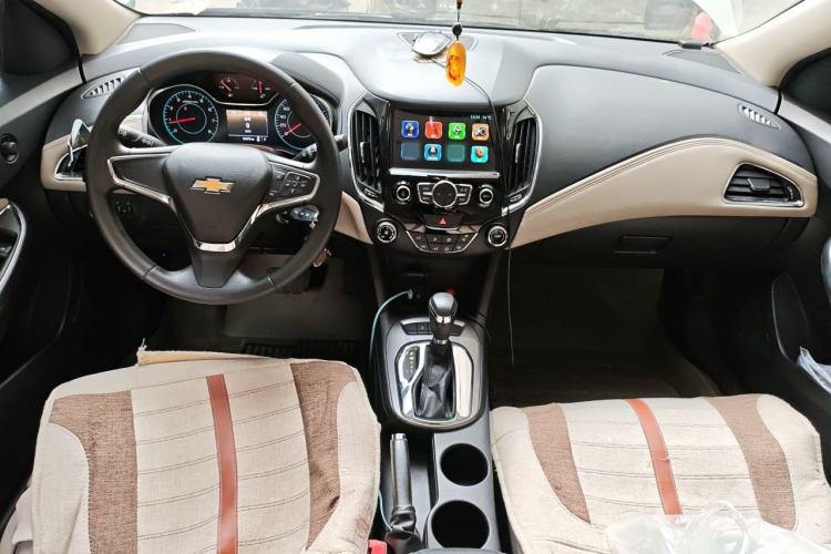 Used Chevrolet Cruze 2015 1.5L Automatic Luxury Edition Center Console