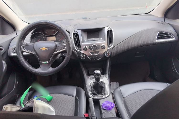 Used Chevrolet Cruze 2015 1.5L Manual Elite Edition Center Console