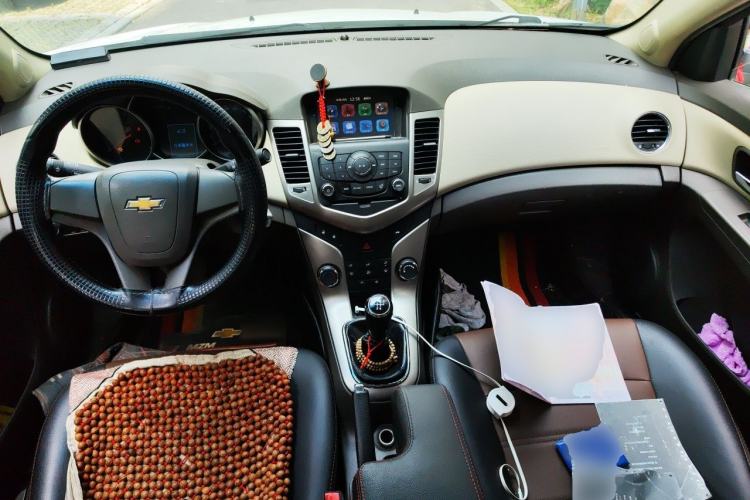 Used Chevrolet Cruze 2015 1.5L Classic SL MT Center Console
