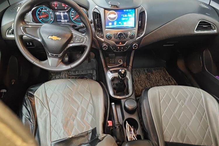 Used Chevrolet Cruze 2015 1.5L Manual Elite Edition Center Console