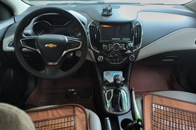Used Chevrolet Cruze 2015 1.5L Automatic Luxury Edition Center Console