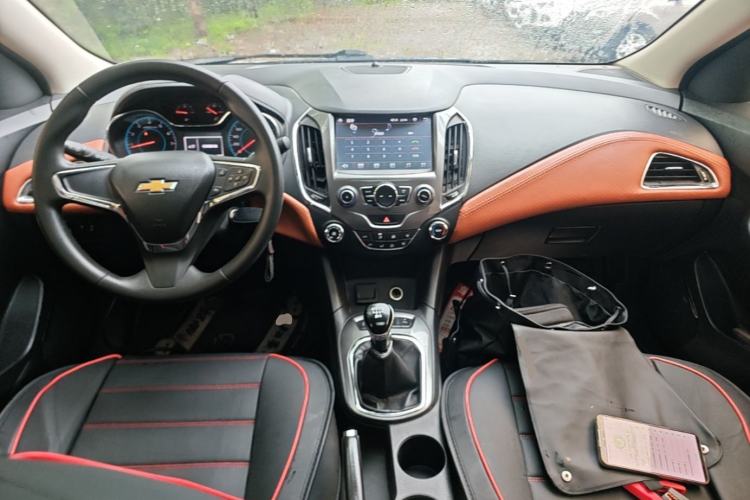 Used Chevrolet Cruze 2015 1.5L Manual Elite Edition Center Console