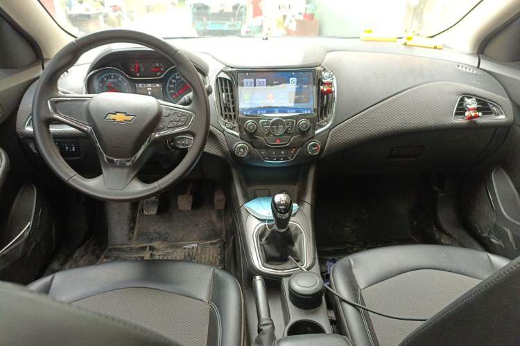 Used Chevrolet Cruze 2015 1.5L Manual Elite Edition Center Console