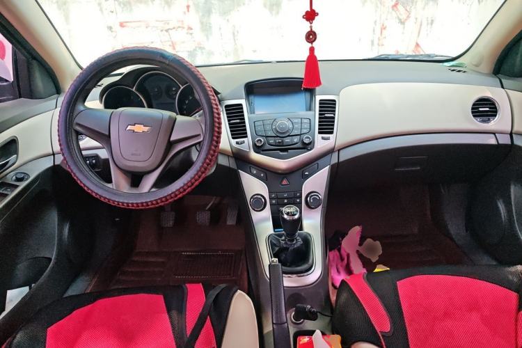 Used Chevrolet Cruze 2015 1.5L Classic SL MT Center Console