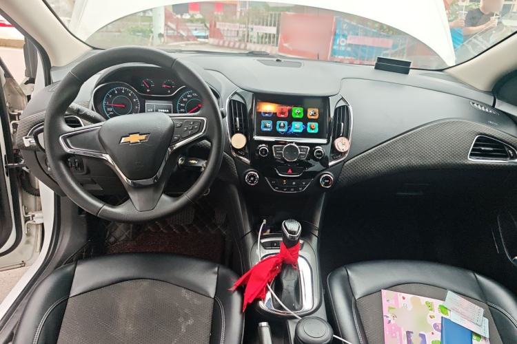 Used Chevrolet Cruze 2015 1.5L Automatic Luxury Edition Center Console