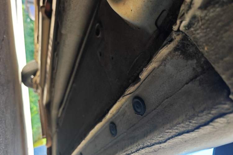 Used Chevrolet Cruze 2015 1.5L Classic SL MT Chassis Front Left