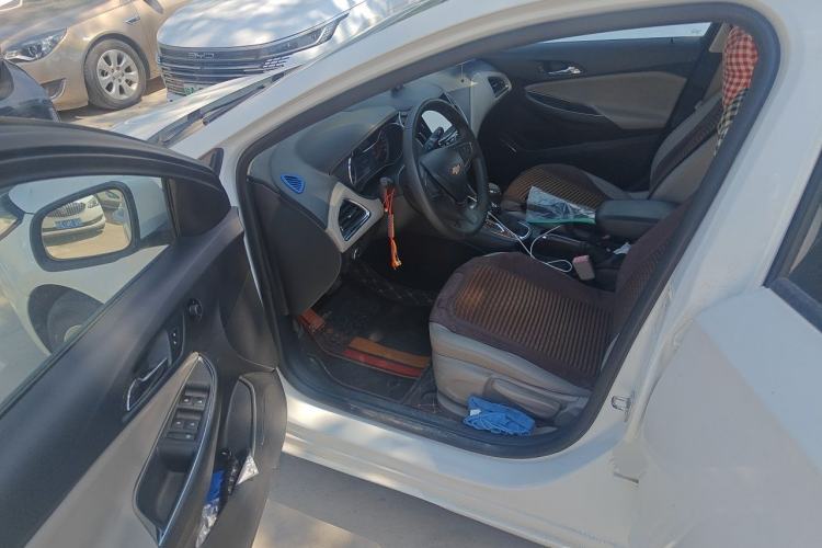 Used Chevrolet Cruze 2015 1.5L Automatic Luxury Edition Driver Seat