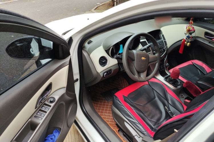 Used Chevrolet Cruze 2015 1.5L Classic SL MT Driver Seat