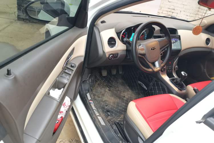 Used Chevrolet Cruze 2015 1.5L Classic SL MT Driver Seat