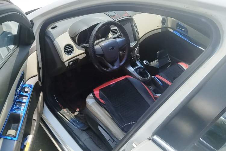 Used Chevrolet Cruze 2015 1.5L Classic SE MT Driver Seat