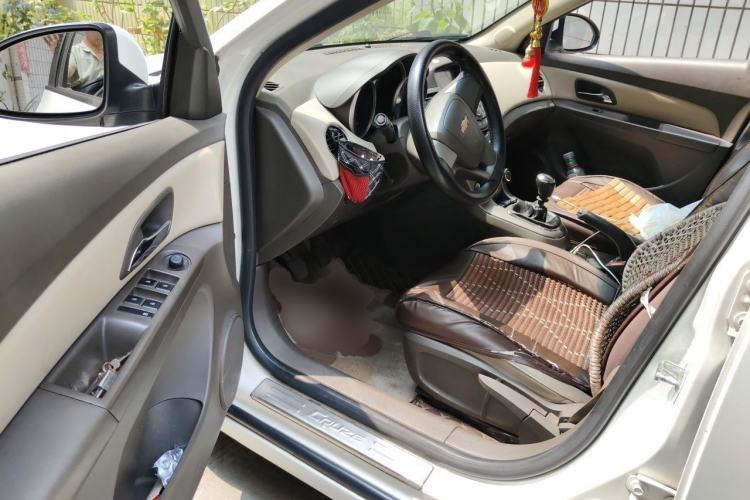Used Chevrolet Cruze 2015 1.5L Classic SE MT Driver Seat