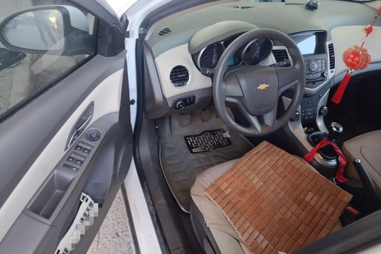 Used Chevrolet Cruze 2015 1.5L Classic SL MT Driver Seat