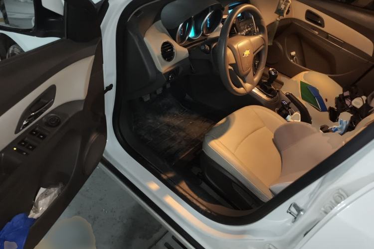 Used Chevrolet Cruze 2015 1.5L Classic SE MT Driver Seat