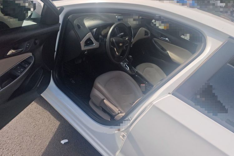 Used Chevrolet Cruze 2015 1.5L Automatic Luxury Edition Driver Seat