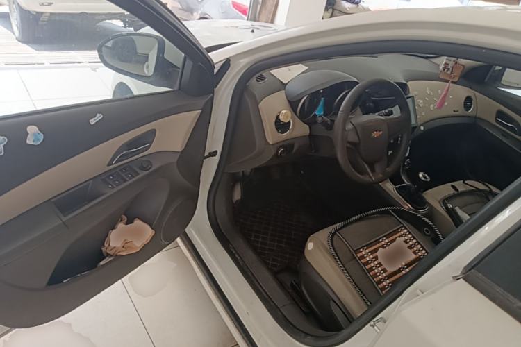 Used Chevrolet Cruze 2015 1.5L Classic SE MT Driver Seat
