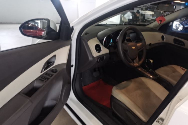 Used Chevrolet Cruze 2015 1.5L Classic SE AT Driver Seat