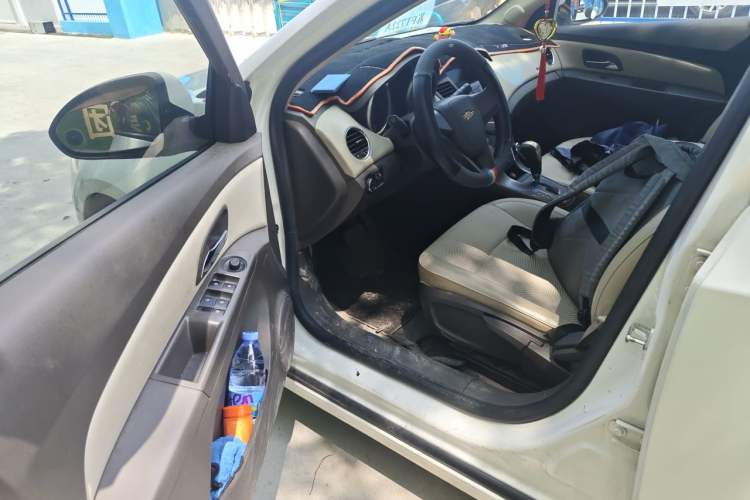 Used Chevrolet Cruze 2015 1.5L Classic SE AT Driver Seat