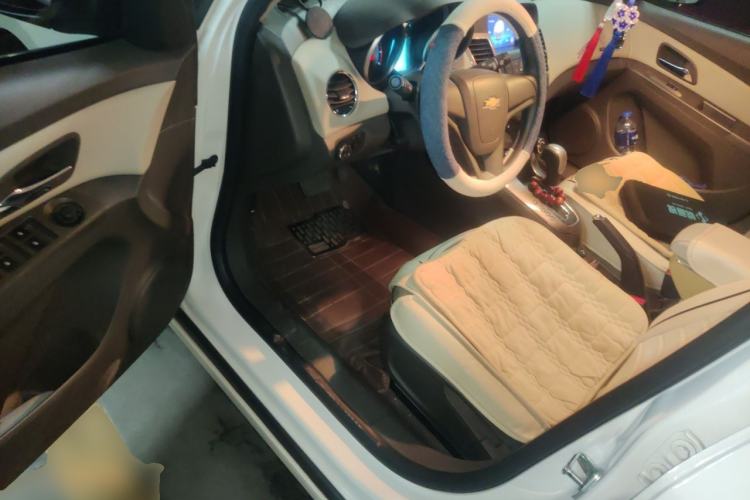 Used Chevrolet Cruze 2015 1.5L Classic SE AT Driver Seat