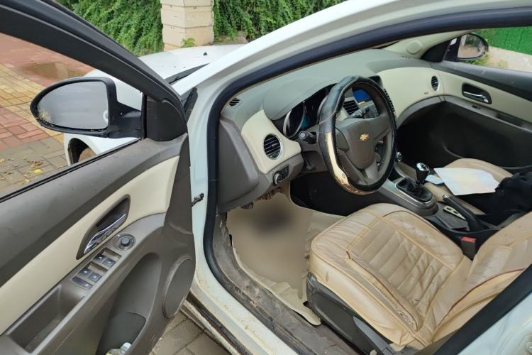 Used Chevrolet Cruze 2015 1.5L Classic SE MT Driver Seat
