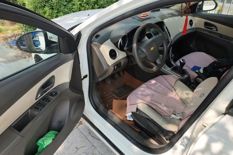 Used Chevrolet Cruze 2015 1.5L Classic SL MT Driver Seat