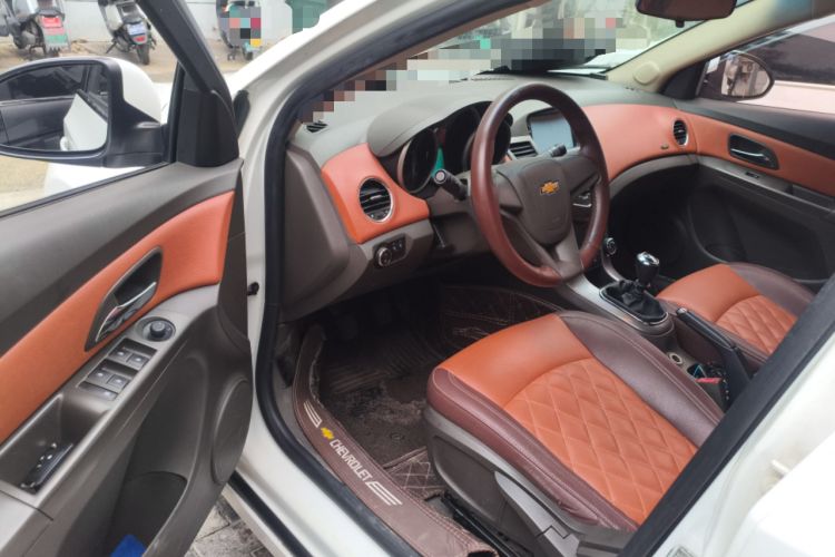 Used Chevrolet Cruze 2015 1.5L Classic SE MT Driver Seat