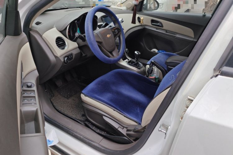 Used Chevrolet Cruze 2015 1.5L Classic SL MT Driver Seat