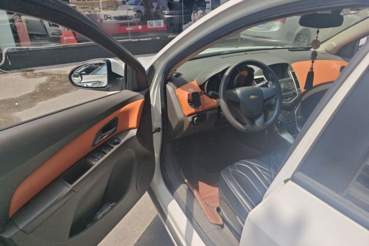 Used Chevrolet Cruze 2015 1.5L Classic SE MT Driver Seat