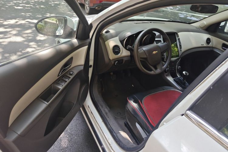 Used Chevrolet Cruze 2015 1.5L Classic SE MT Driver Seat