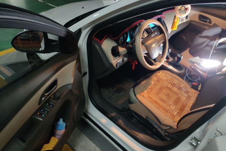 Used Chevrolet Cruze 2015 1.5L Classic SE MT Driver Seat