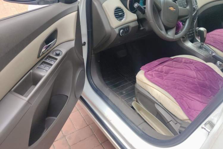 Used Chevrolet Cruze 2015 1.5L Classic SE AT Driver Seat