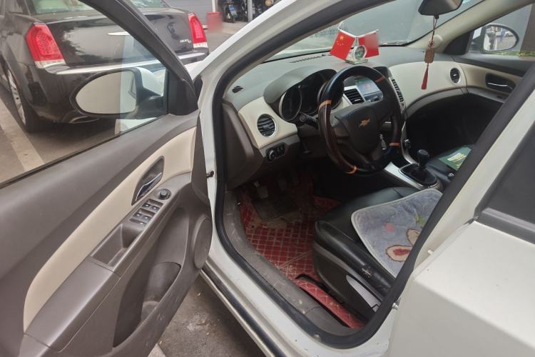 Used Chevrolet Cruze 2015 1.5L Classic SL MT Driver Seat