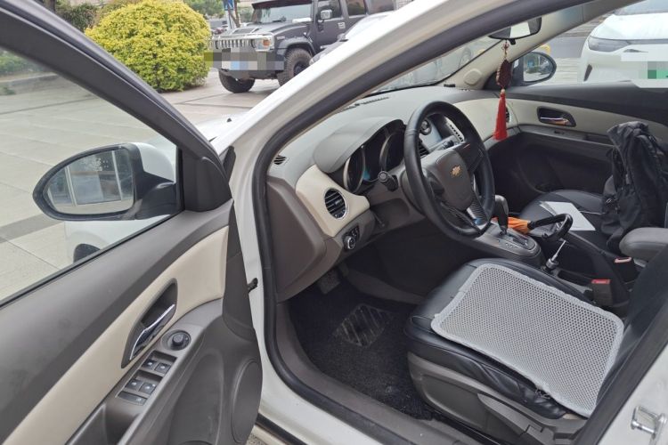 Used Chevrolet Cruze 2015 1.5L Classic SE AT Driver Seat