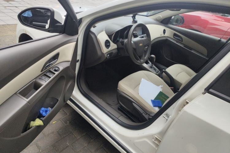Used Chevrolet Cruze 2015 1.5L Classic SE AT Driver Seat